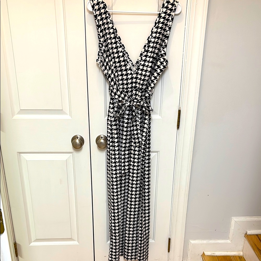 SHEIN Black and White Houndstooth Wide Leg Pantsuit, S